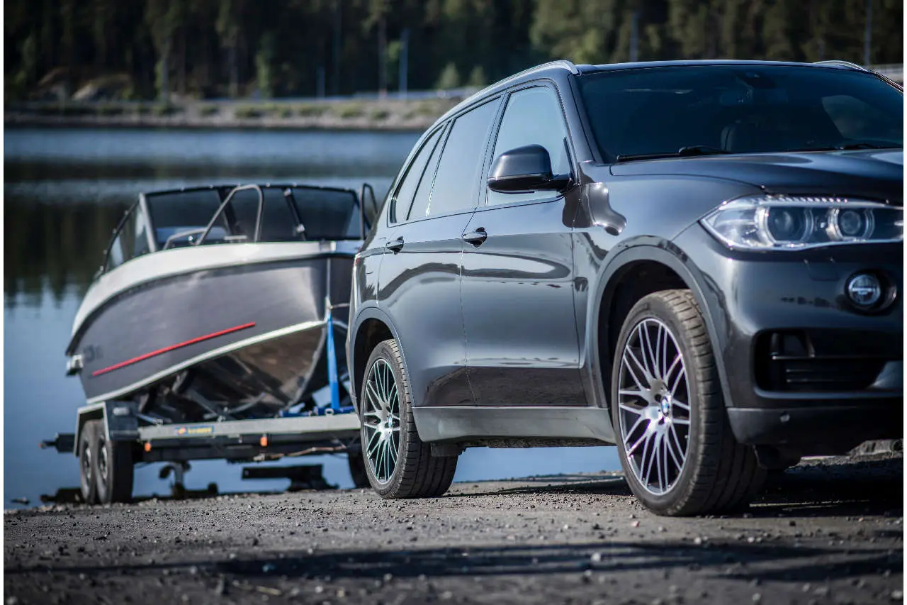 Falcon BR5 Lifestyle image 2