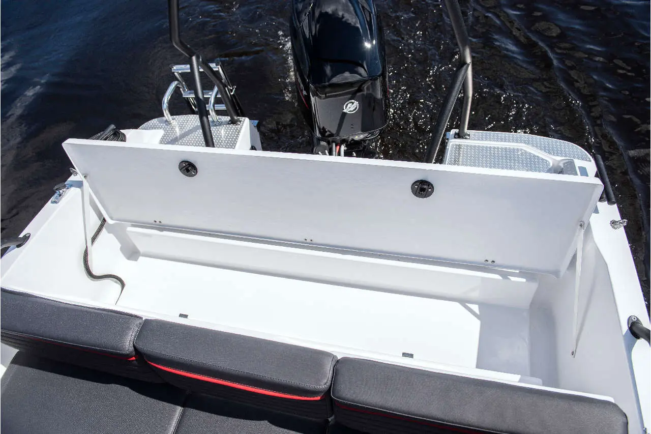 Falcon BRs4 Interior image 3