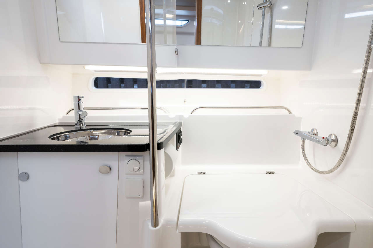 Nimbus Commuter 11 Interior image 7