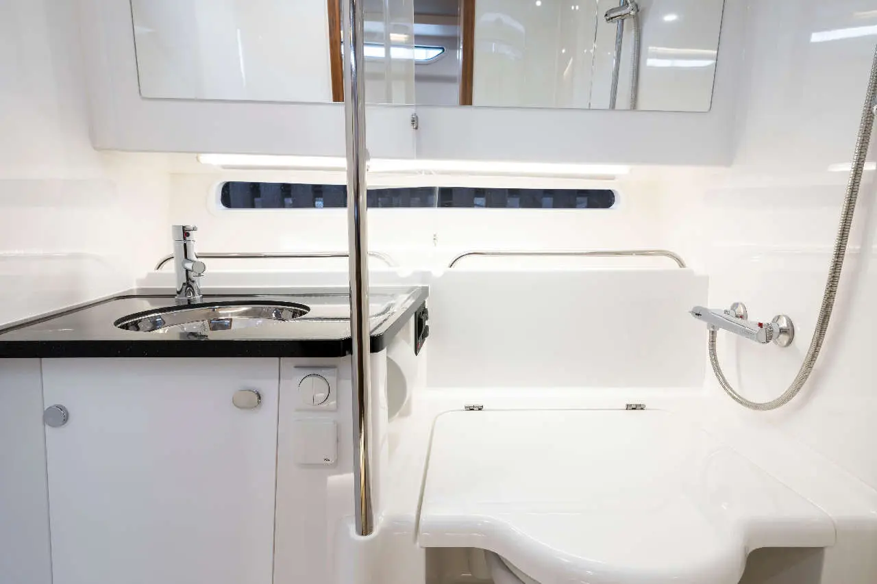Nimbus Commuter 11 Interior image 7
