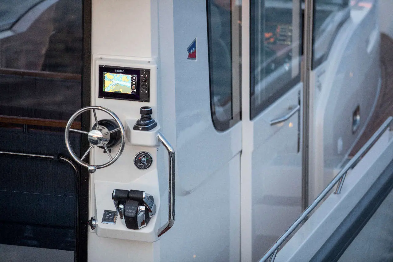 Nimbus Commuter 11 Lifestyle image 6