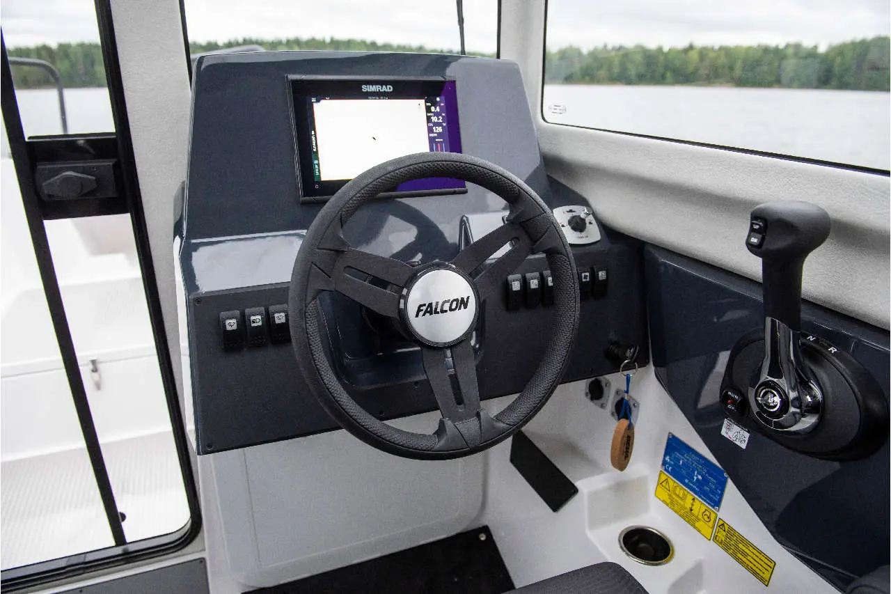 Falcon C7 Interior image 1