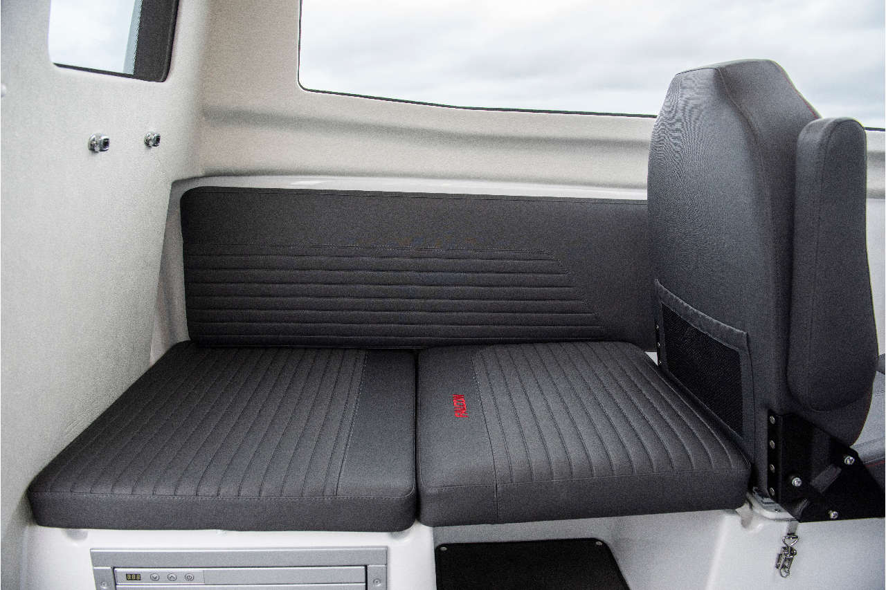 Falcon C7 Interior image 2