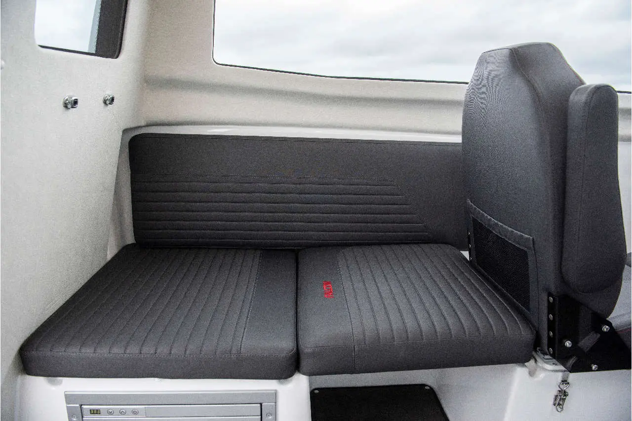 Falcon C7 Interior image 2
