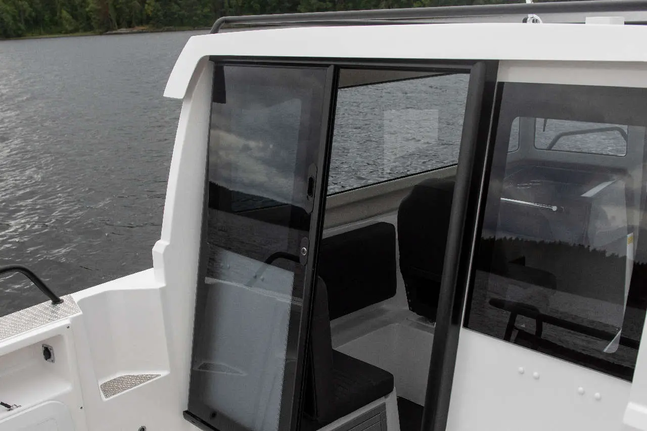 Falcon C7 Interior image 10