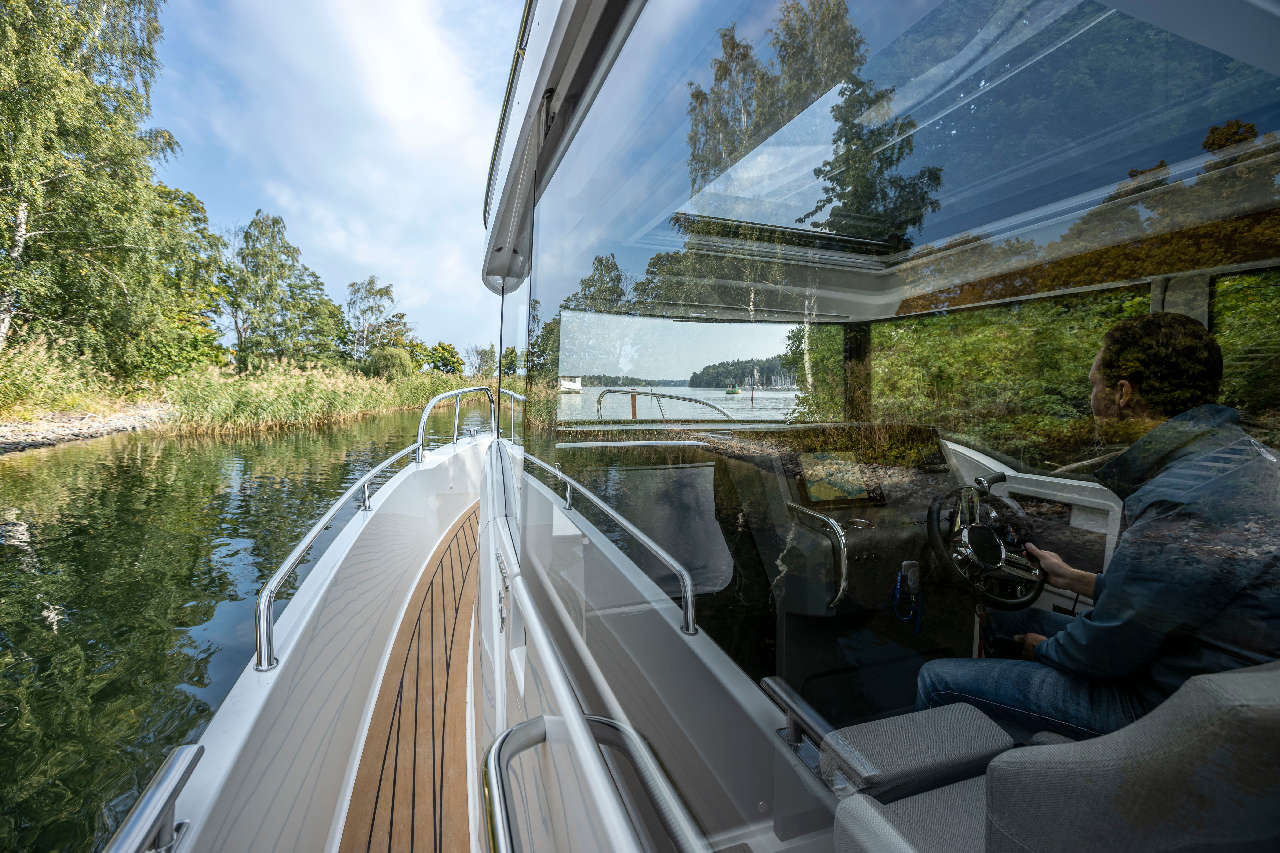 Nimbus Commuter 9 Lifestyle image 3