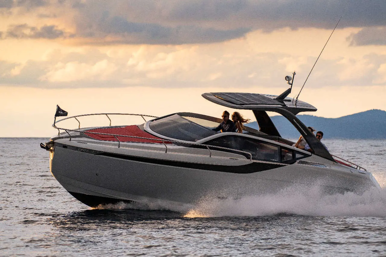Fairline F//Line 33 External image 11