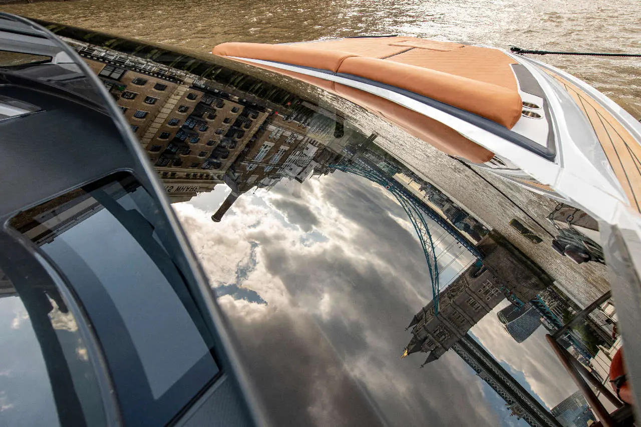 Fairline F//Line 33 Interior image 1