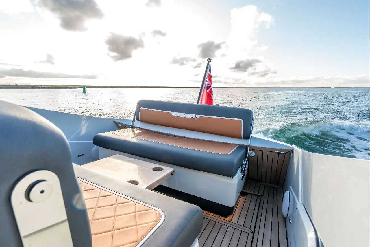 Fairline F//Line 33 Interior image 5