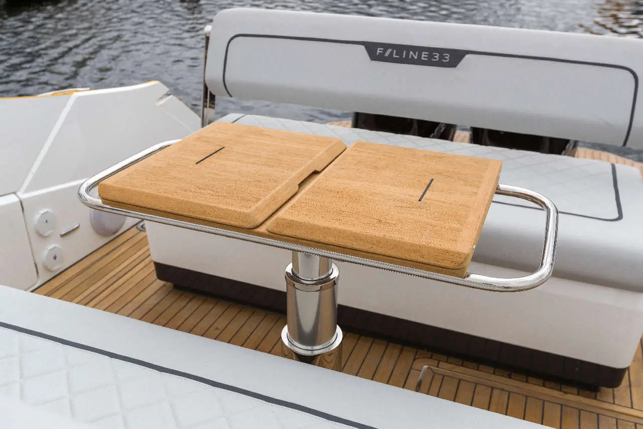 Fairline F//Line 33 Interior image 13
