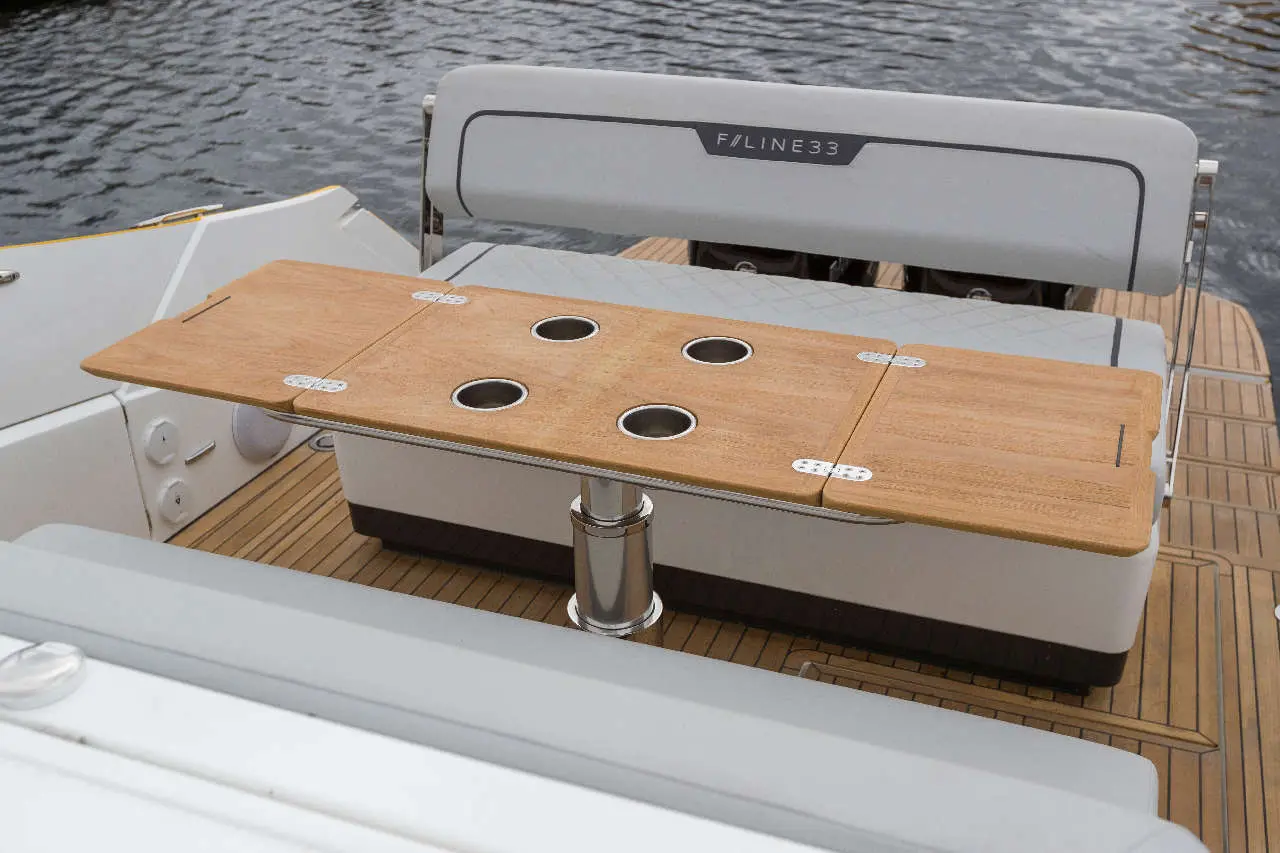 Fairline F//Line 33 Interior image 14