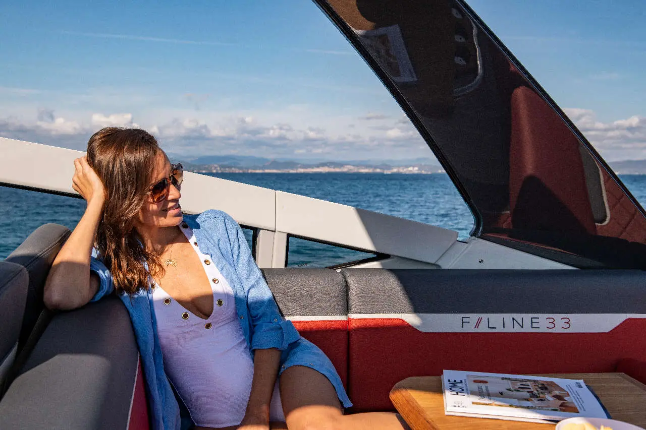 Fairline F//Line 33 Lifestyle image 21