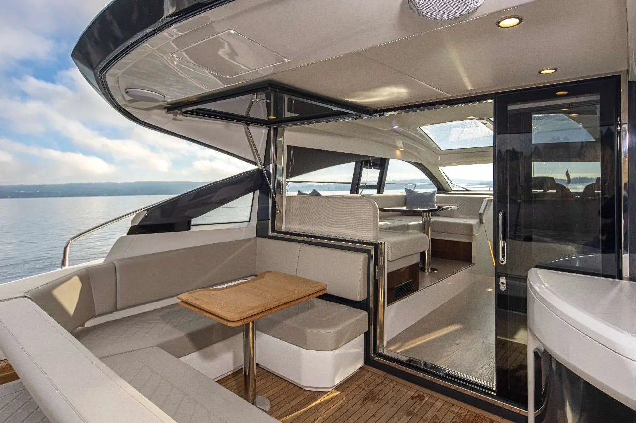 Fairline Targa 45 GT Interior image 2