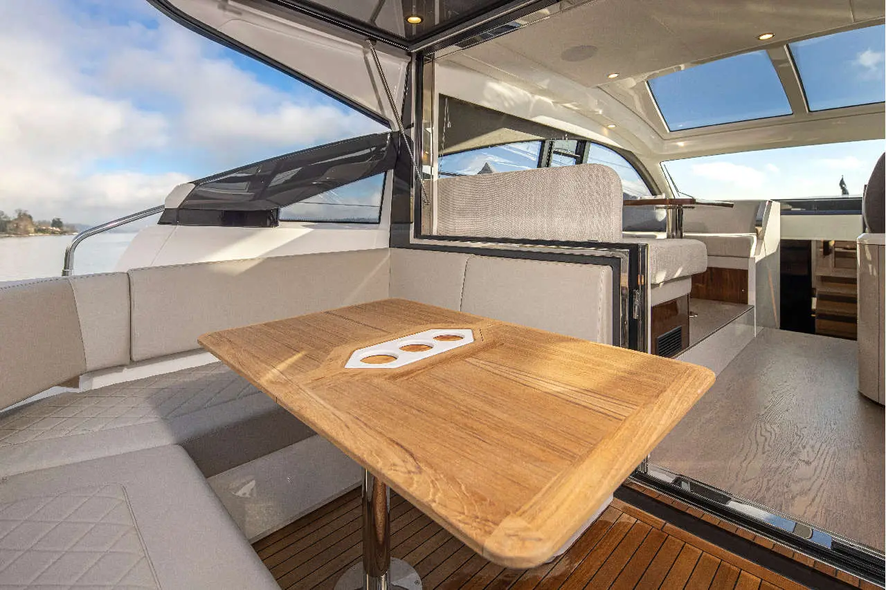 Fairline Targa 45 GT Interior image 4