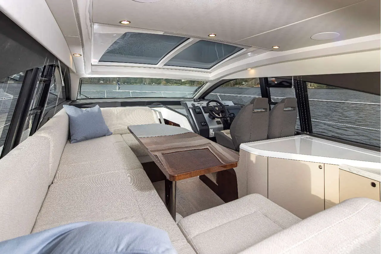 Fairline Targa 45 GT Interior image 5