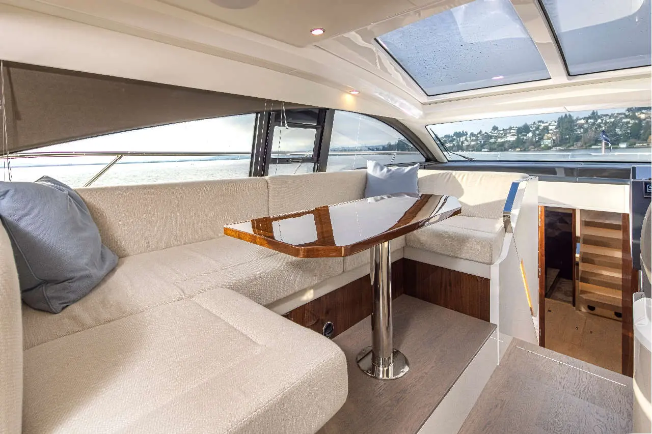Fairline Targa 45 GT Interior image 6