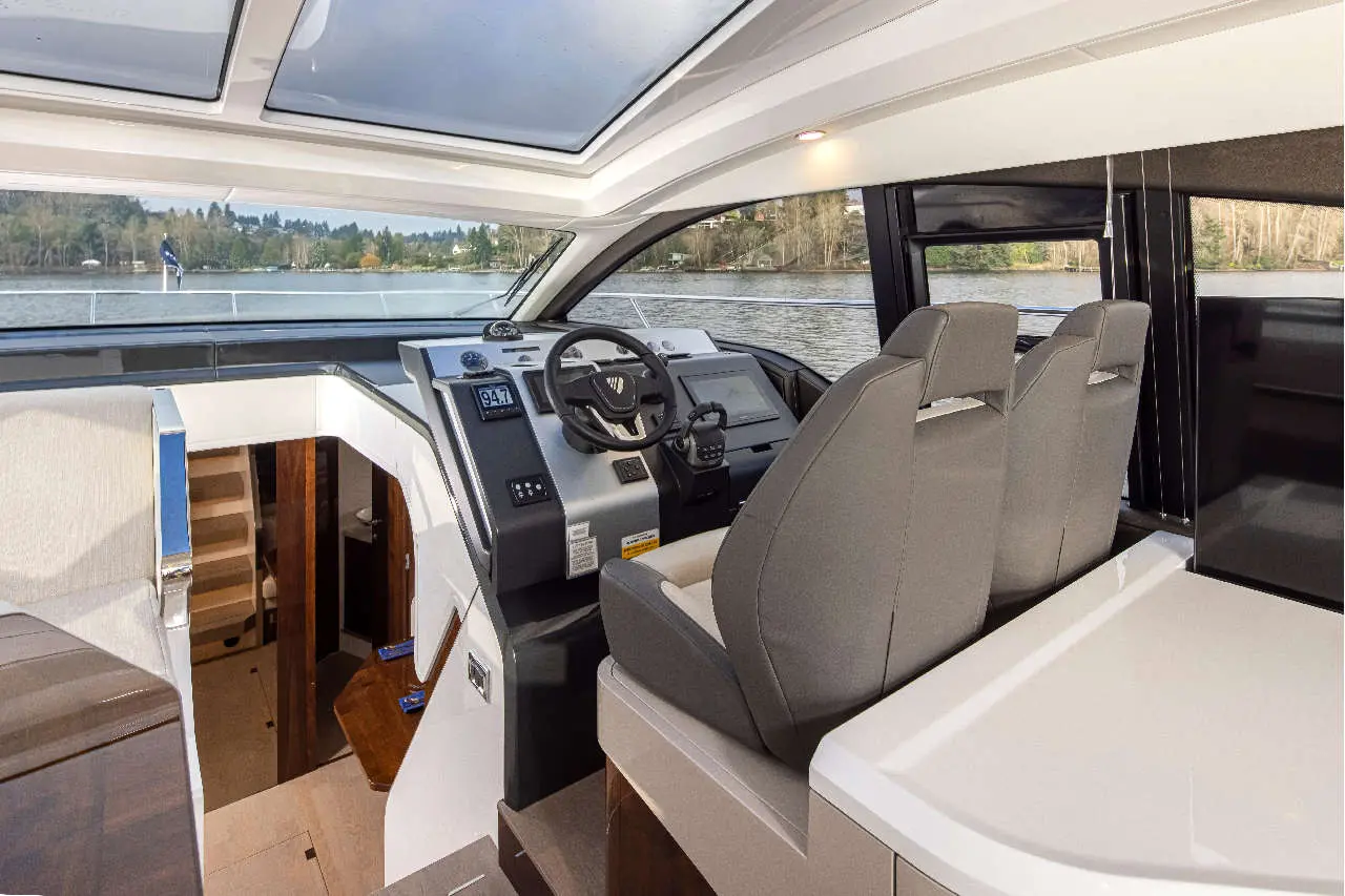 Fairline Targa 45 GT Interior image 7