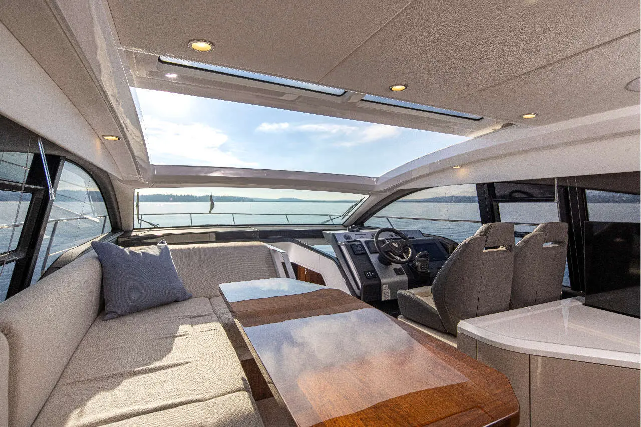Fairline Targa 45 GT Interior image 8