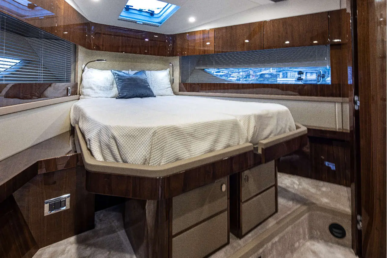 Fairline Targa 45 GT Interior image 10