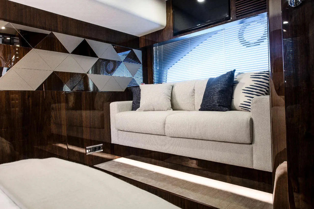 Fairline Targa 45 GT Interior image 17