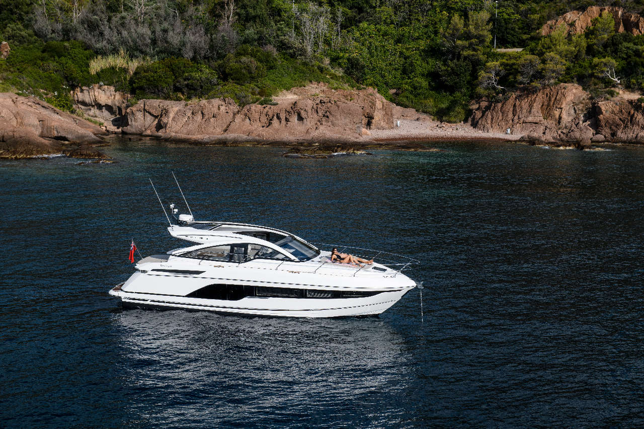 Fairline Targa 45 Open External image 3