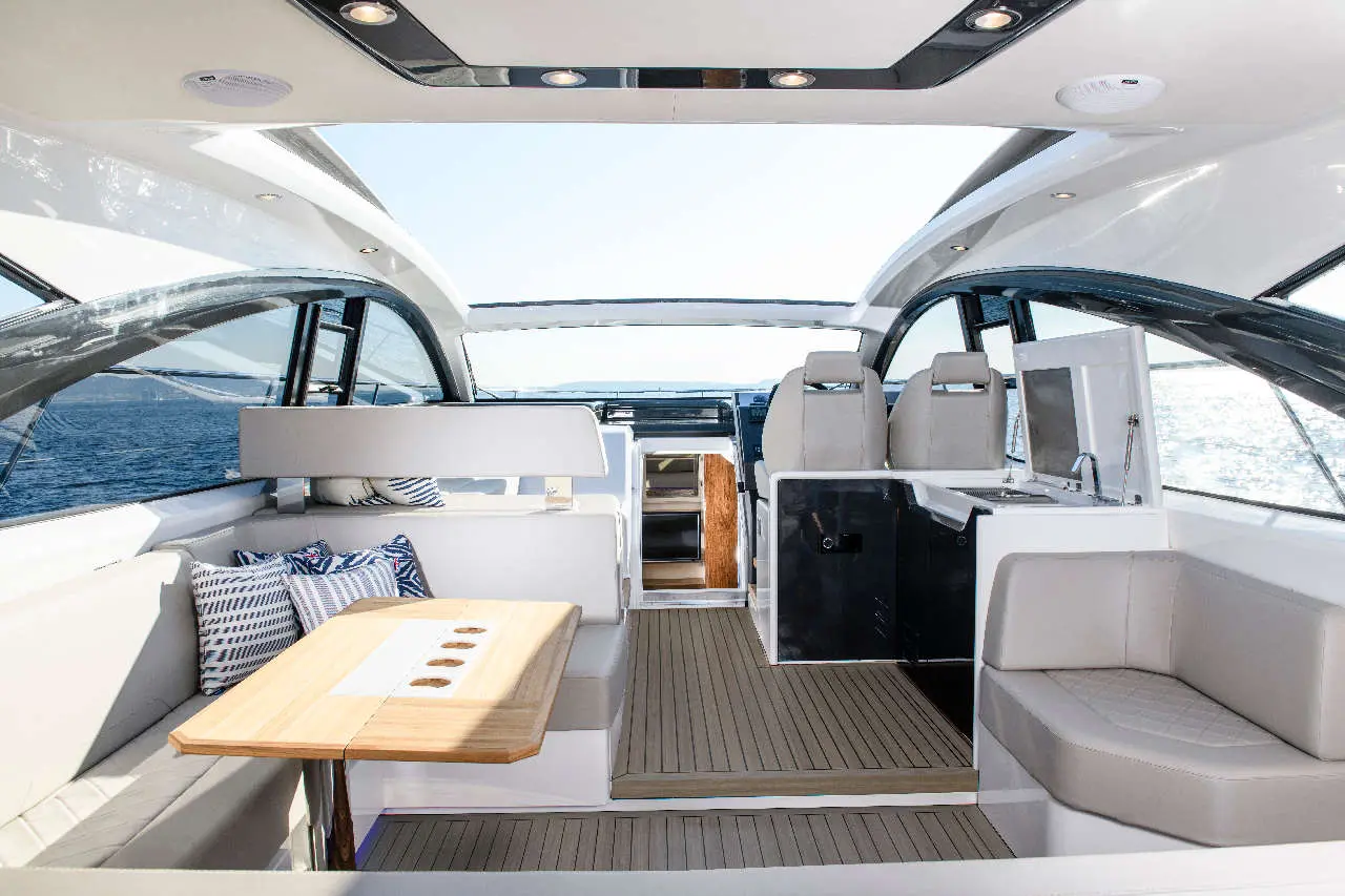 Fairline Targa 45 Open Interior image 2