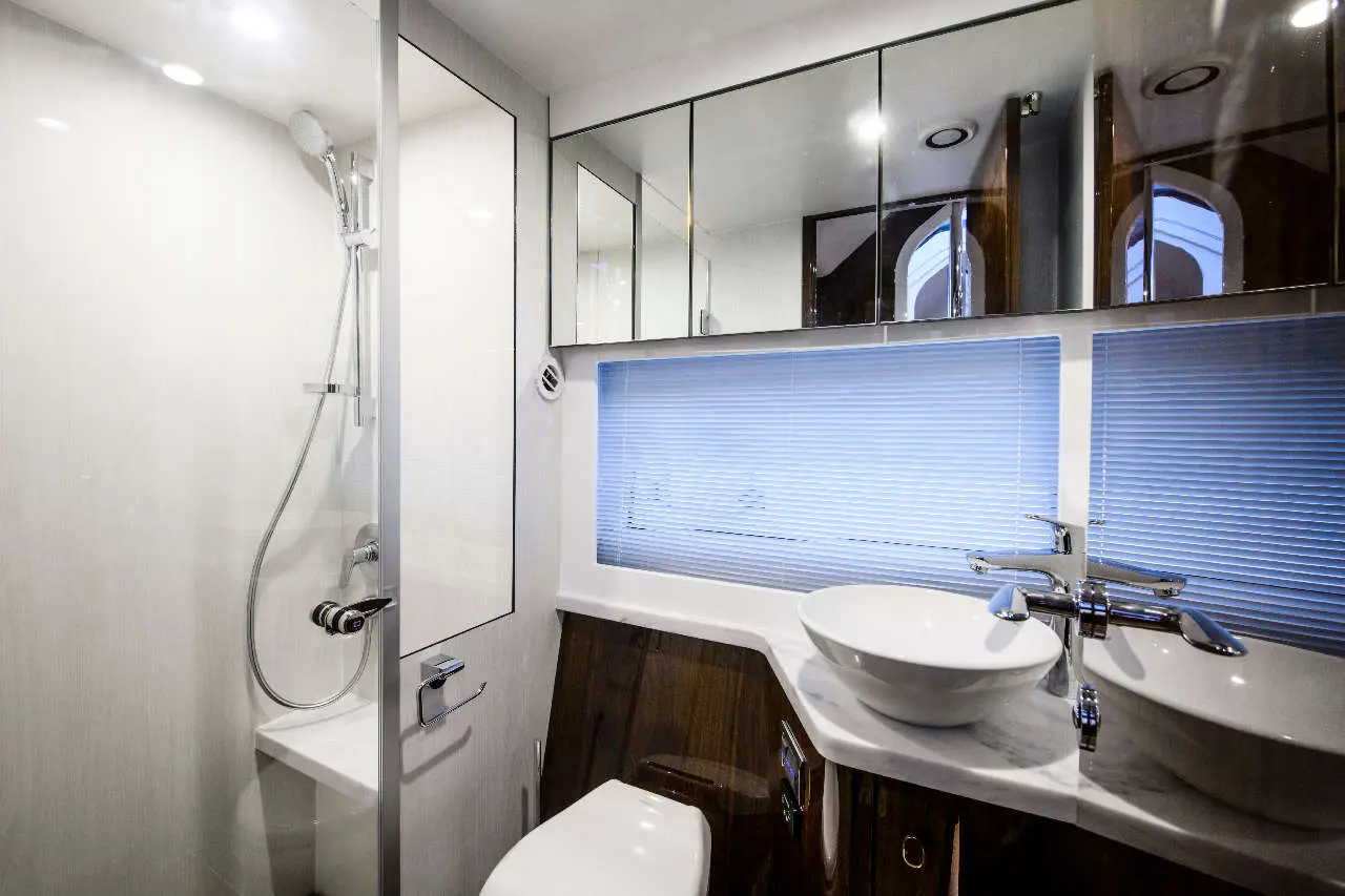 Fairline Targa 45 Open Interior image 7