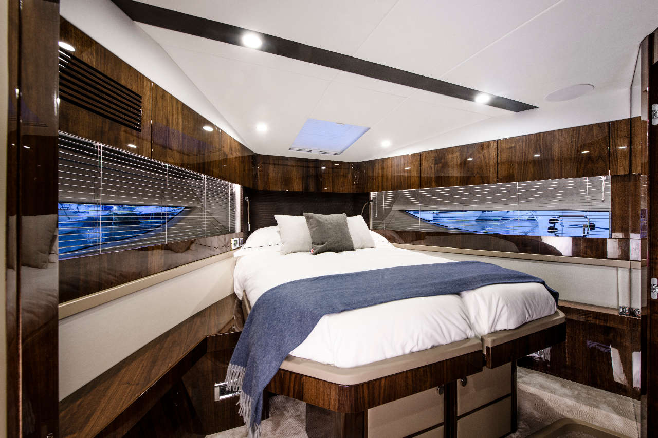 Fairline Targa 45 Open Interior image 8