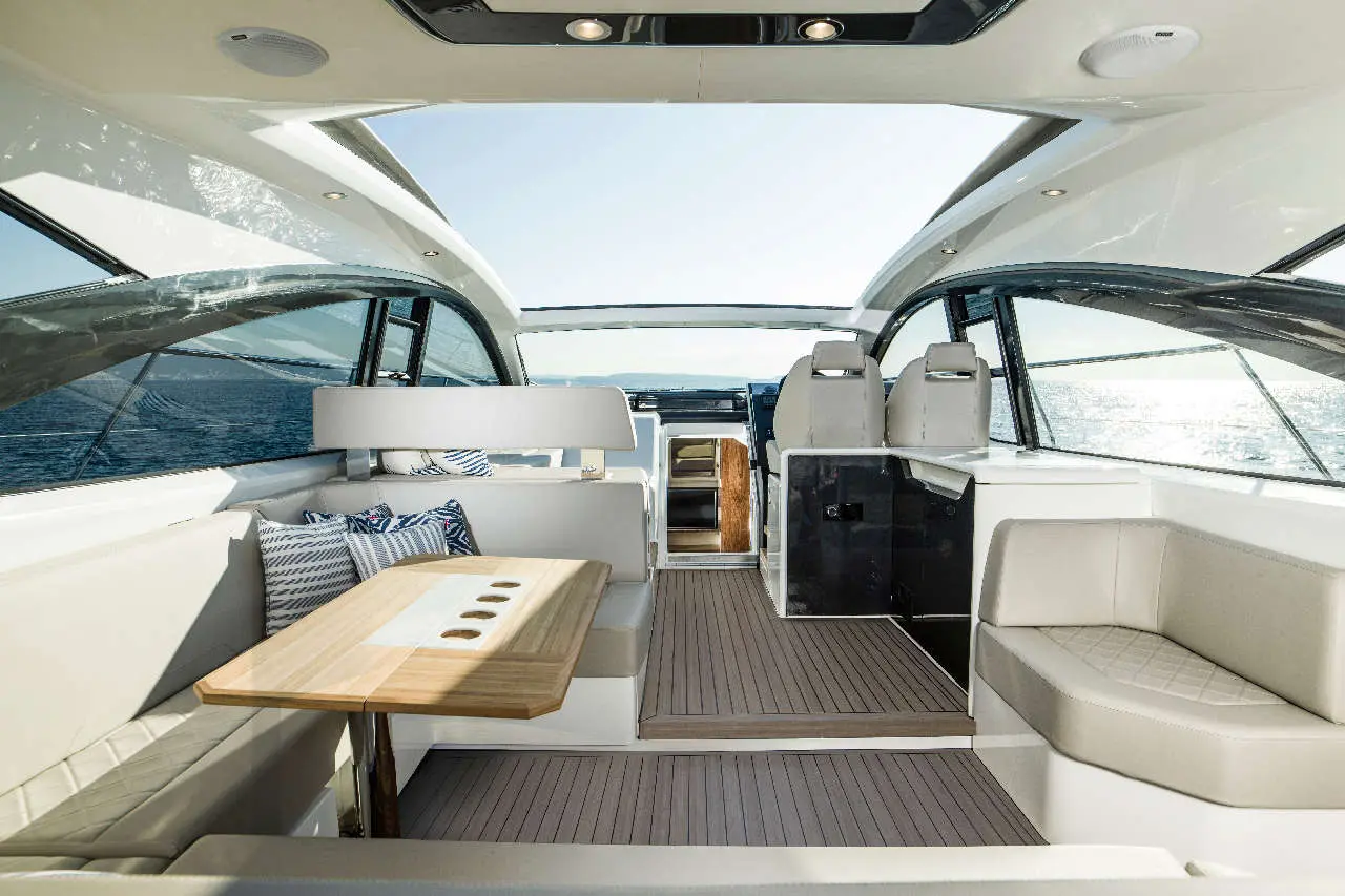 Fairline Targa 45 Open Interior image 9