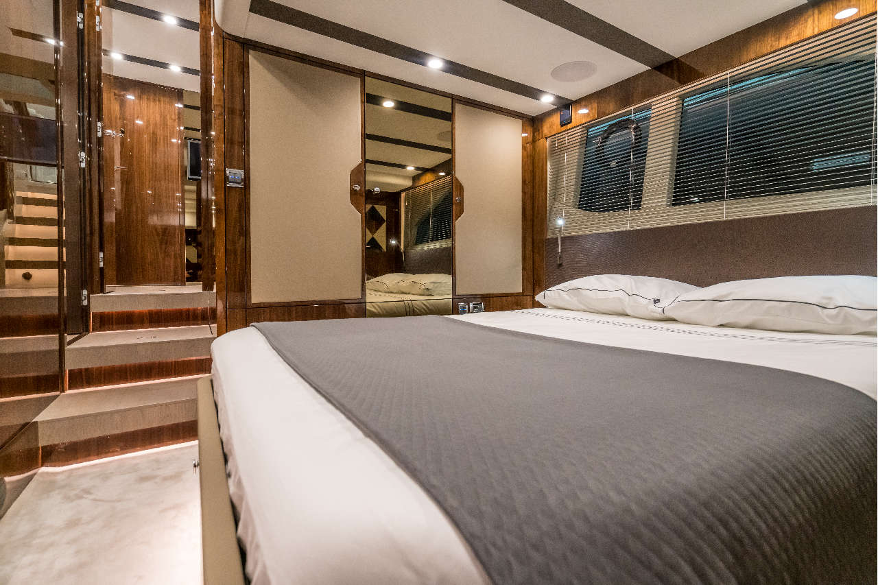 Fairline Targa 45 Open Interior image 17