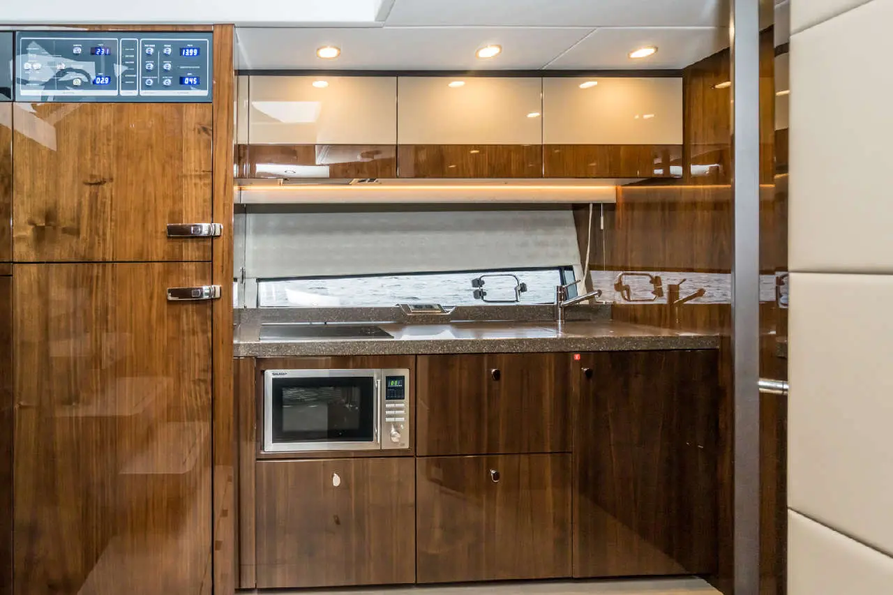 Fairline Targa 50 GT Interior image 3