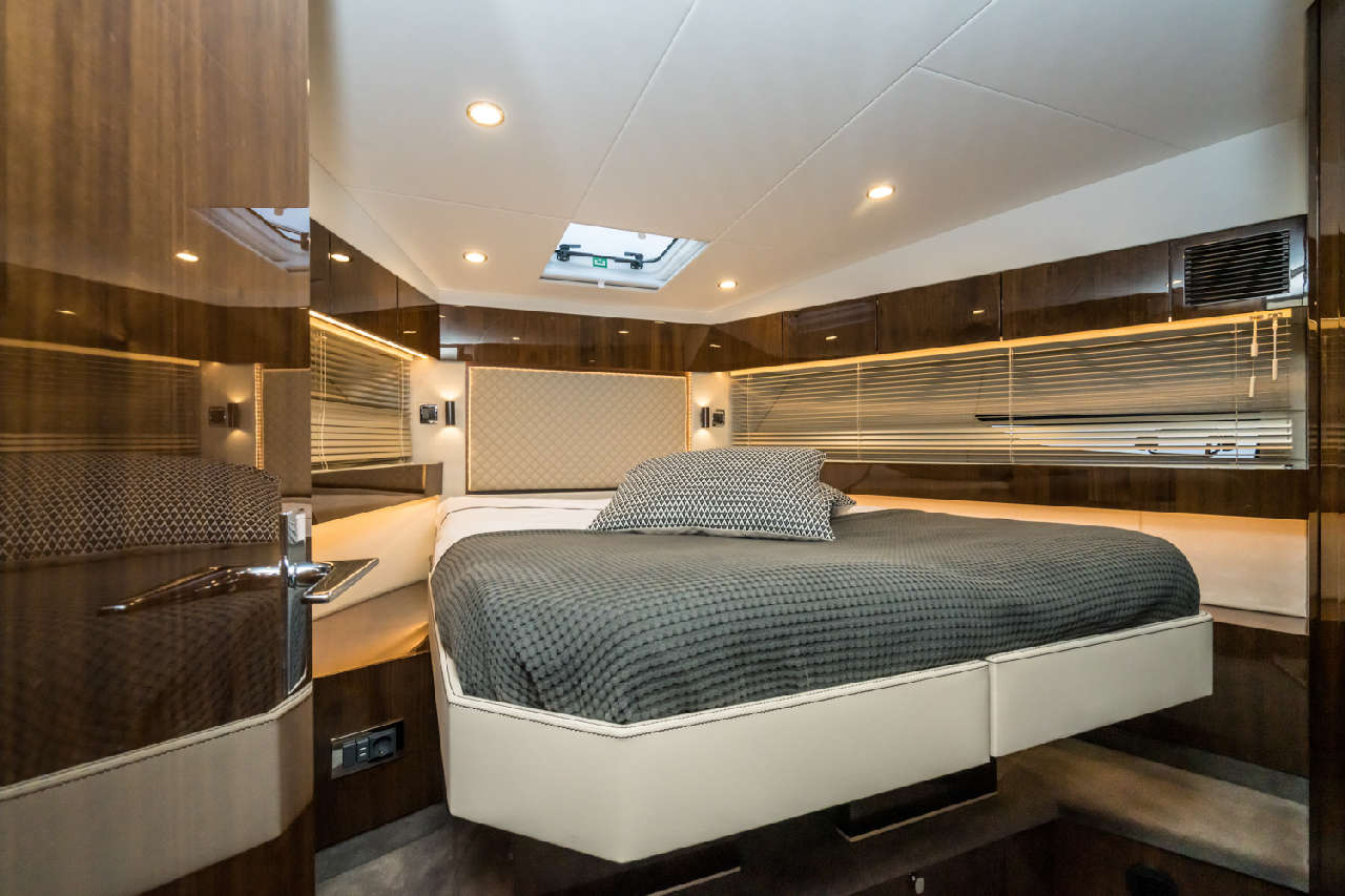 Fairline Targa 50 Open Interior image 3