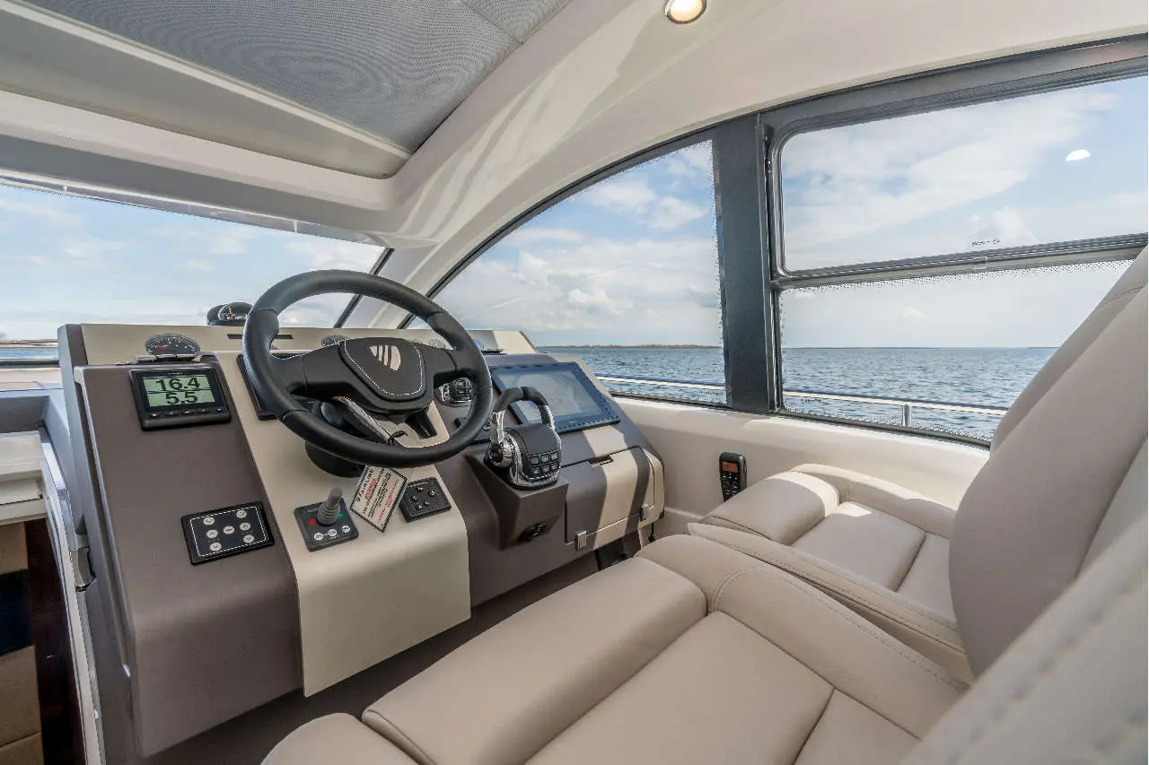 Fairline Targa 50 Open Interior image 6