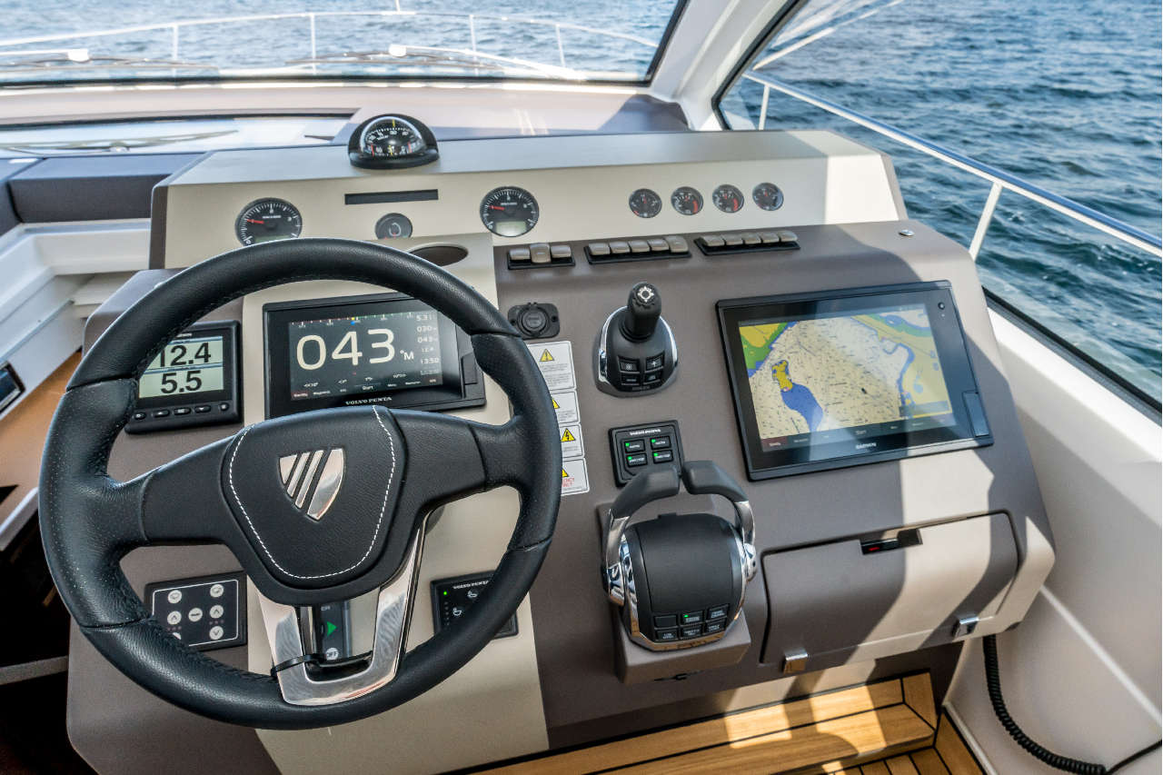 Fairline Targa 50 Open Interior image 7