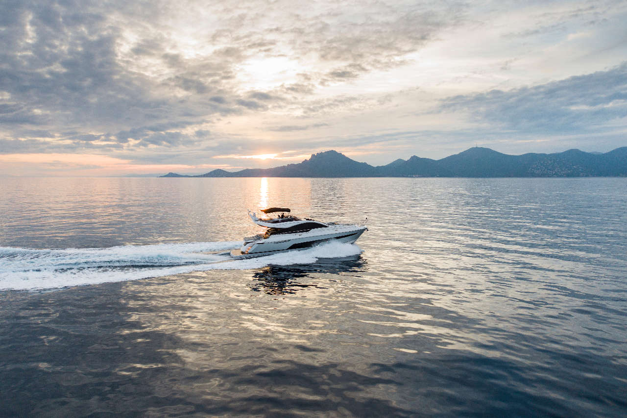 Fairline Phantom 65 External image 3