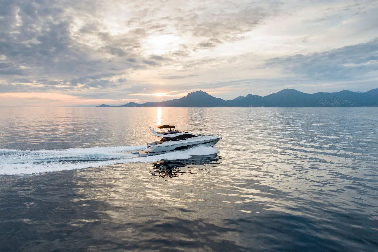 Fairline Phantom 65 External image 3