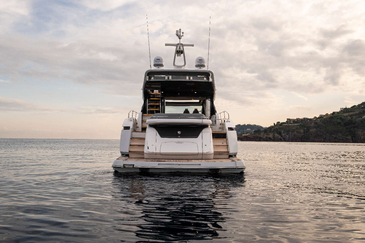 Fairline Phantom 65 Open External image 10