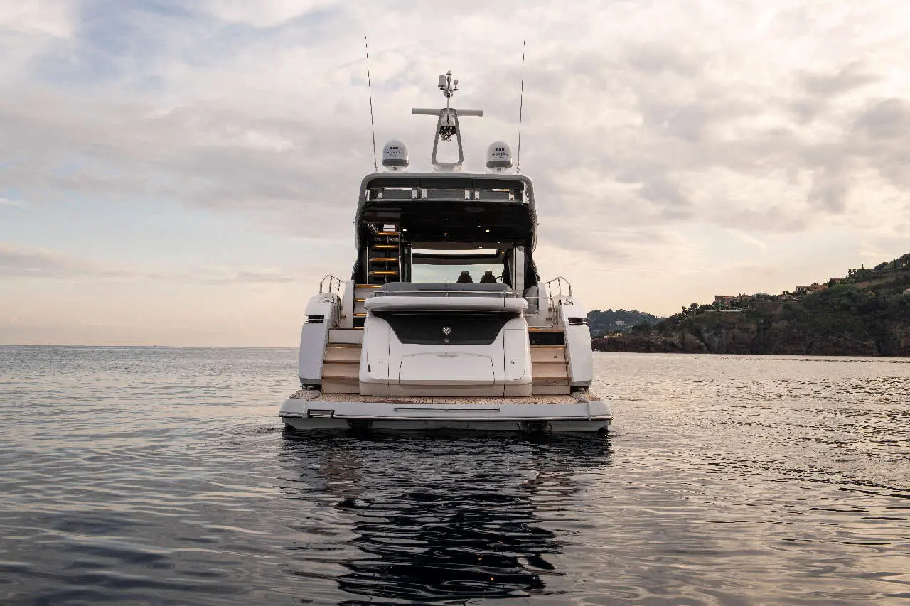 Fairline Phantom 65 Open External image 10