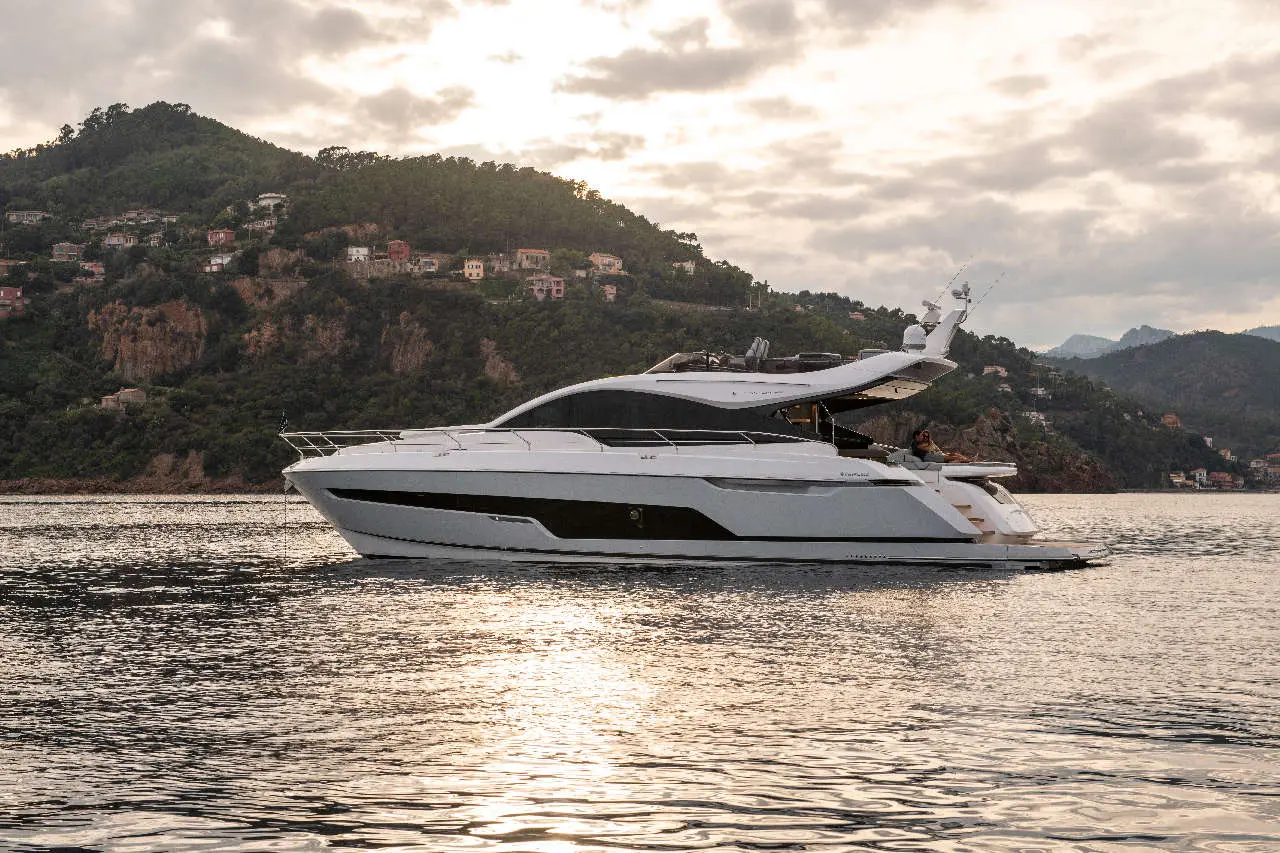 Fairline Phantom 65 Open External image 11