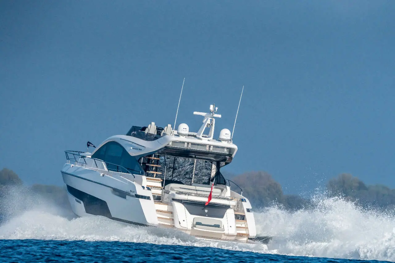 Fairline Phantom 65 Open External image 17