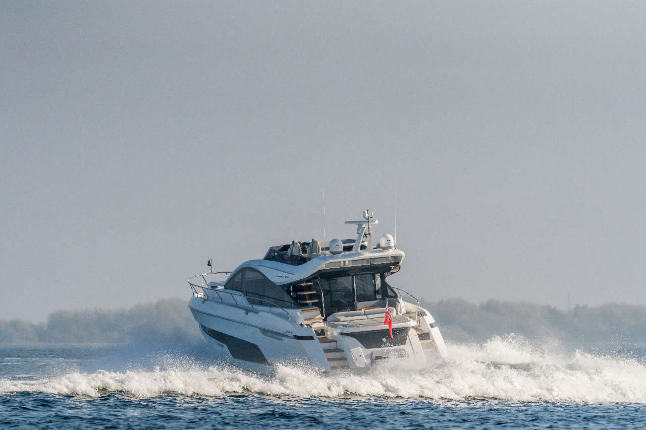 Fairline Phantom 65 Open External image 18