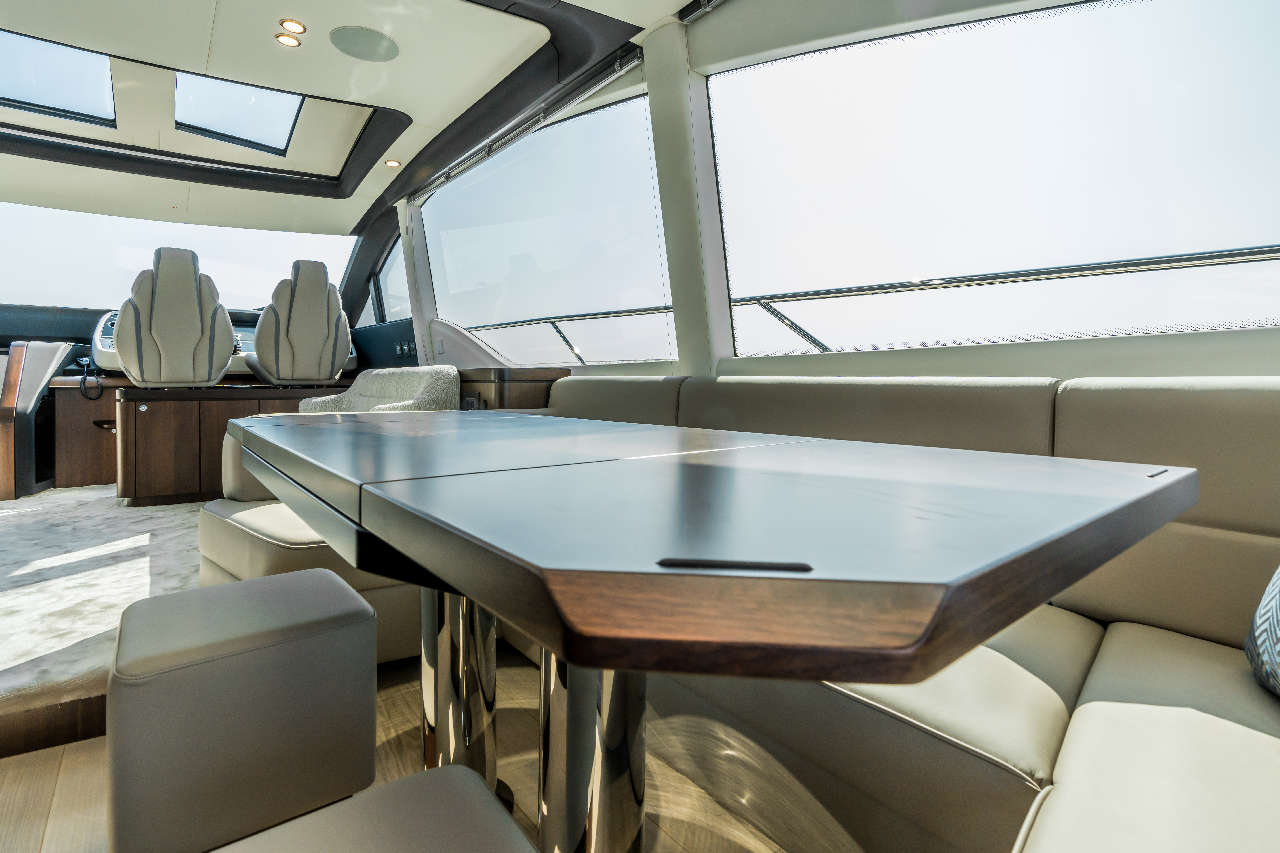 Fairline Phantom 65 Interior image 2