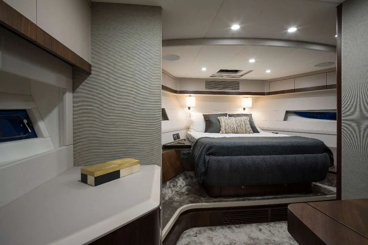 Fairline Phantom 65 Interior image 29