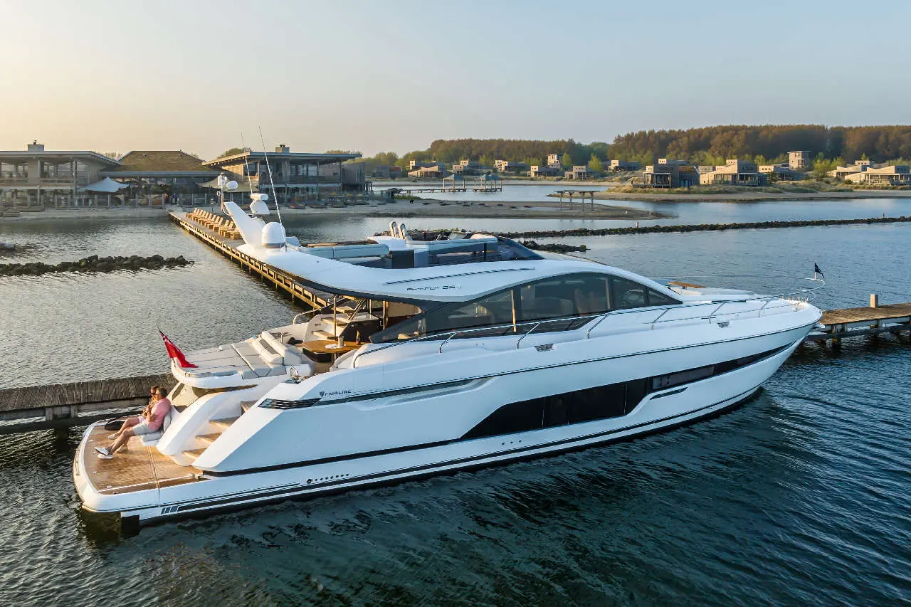 Fairline Phantom 65 Lifestyle image 2