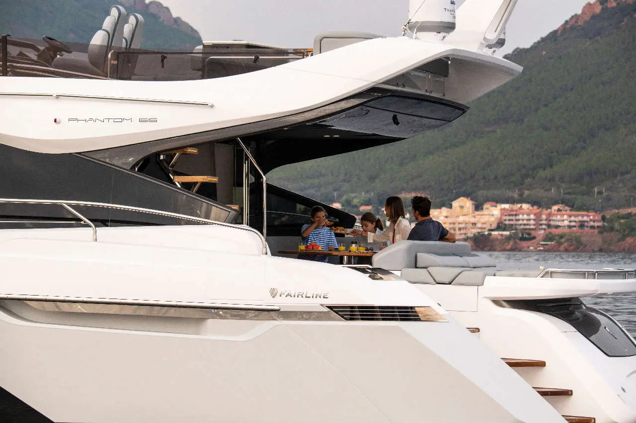 Fairline Phantom 65 Lifestyle image 3
