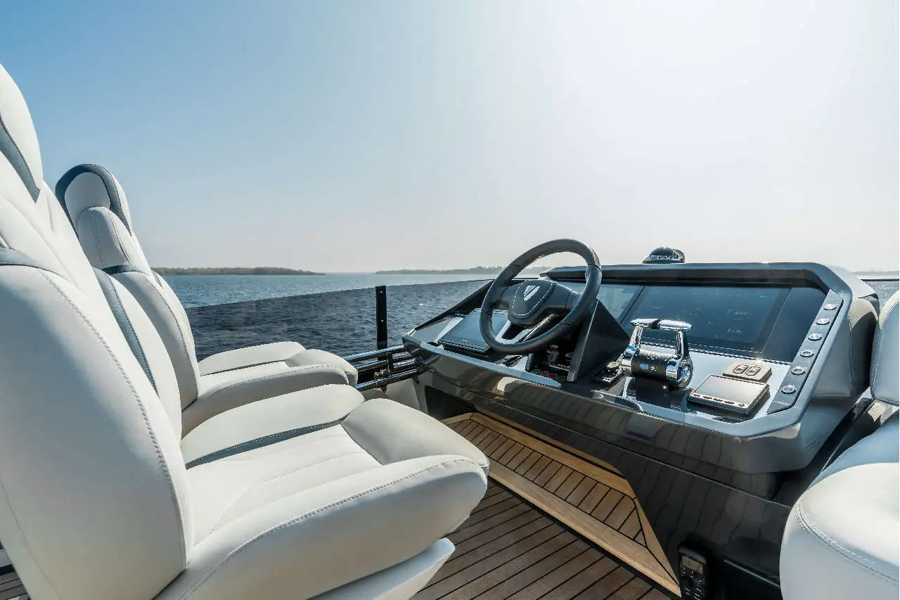 Fairline Phantom 65 Lifestyle image 10