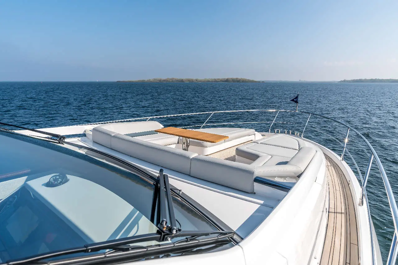 Fairline Phantom 65 Lifestyle image 11