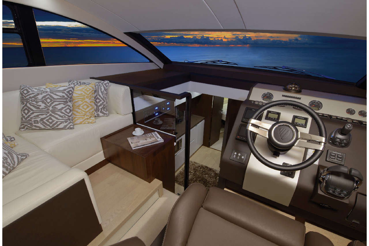 Fairline Squadron 50 Interior image 10