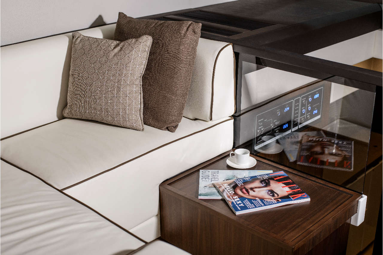 Fairline Squadron 50 Interior image 14