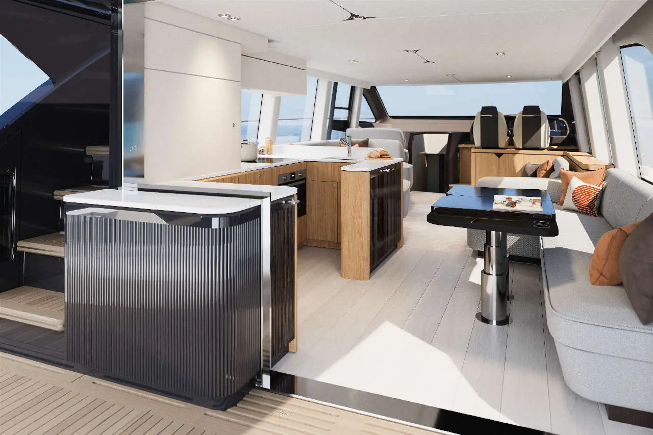 Fairline Squadron 68 Interior image 3